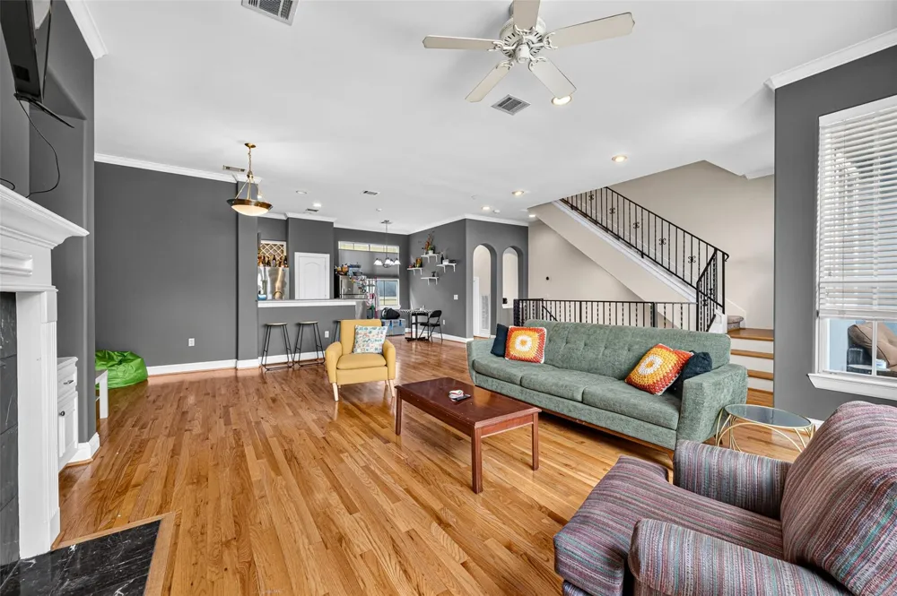 5327 Floyd Street Houston, TX 77007