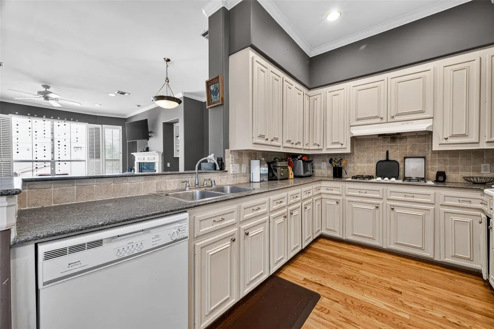 5327 Floyd Street Houston, TX 77007