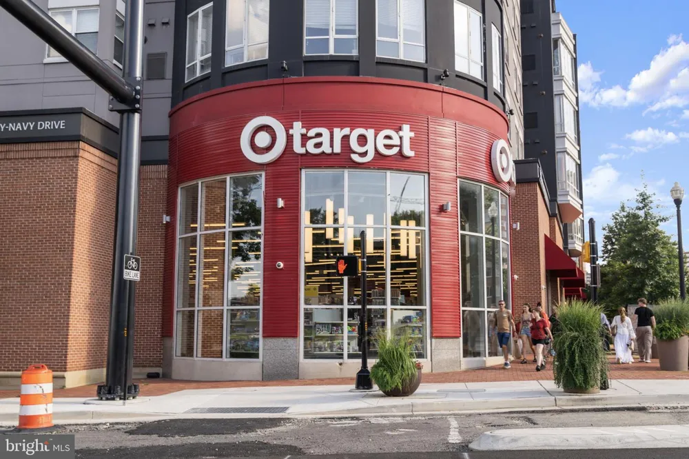 2707 1ST STREET S Arlington, VA 22204