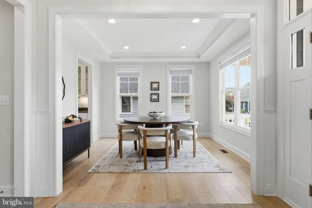 2707 1ST STREET S Arlington, VA 22204