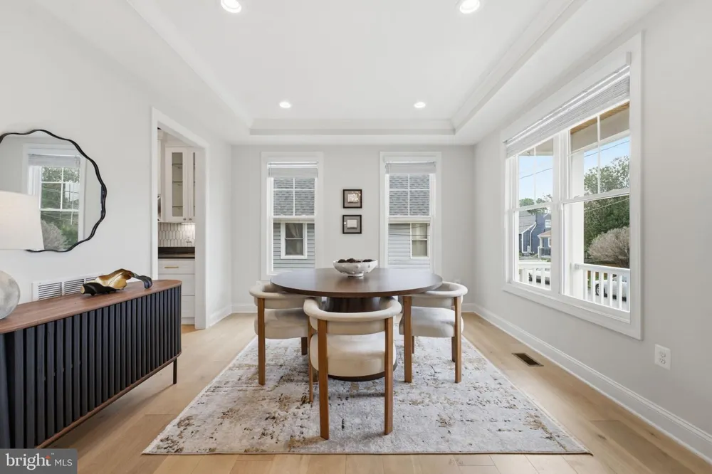 2707 1ST STREET S Arlington, VA 22204