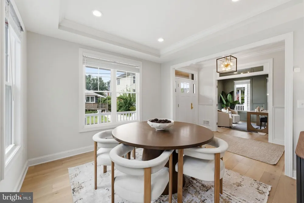 2707 1ST STREET S Arlington, VA 22204