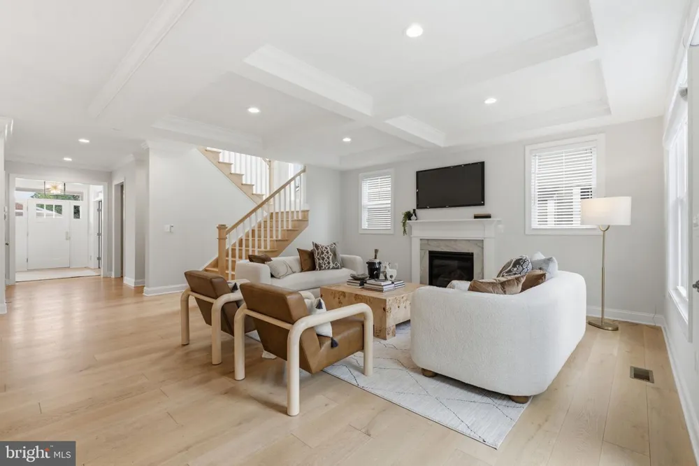 2707 1ST STREET S Arlington, VA 22204