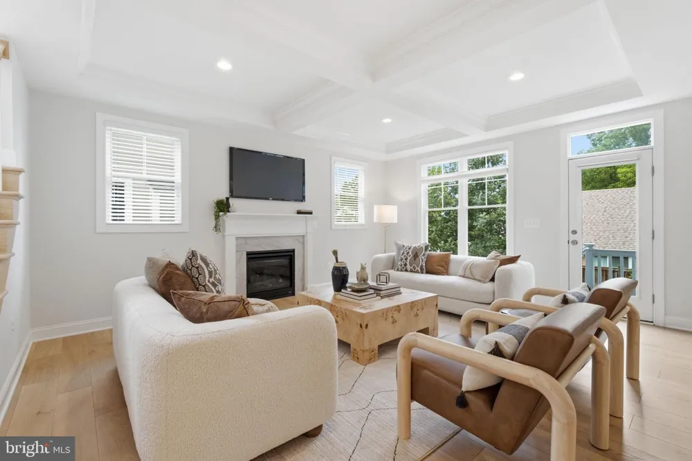 2707 1ST STREET S Arlington, VA 22204