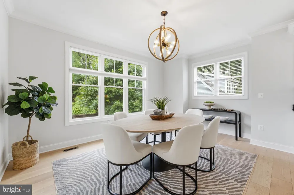 2707 1ST STREET S Arlington, VA 22204