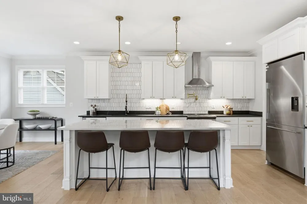 2707 1ST STREET S Arlington, VA 22204
