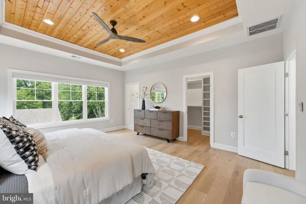 2707 1ST STREET S Arlington, VA 22204