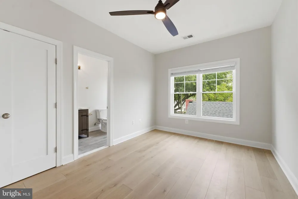 2707 1ST STREET S Arlington, VA 22204