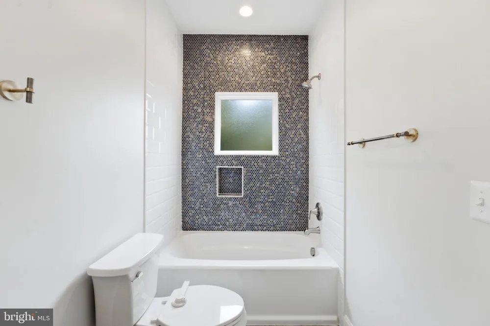 2707 1ST STREET S Arlington, VA 22204