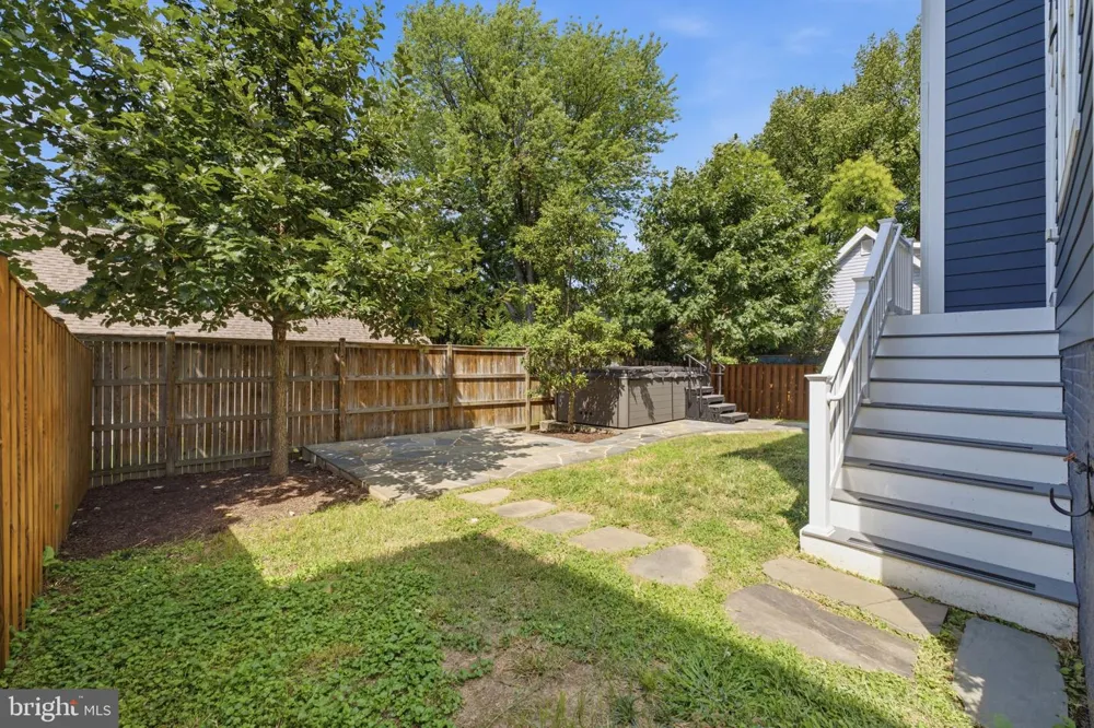 2707 1ST STREET S Arlington, VA 22204