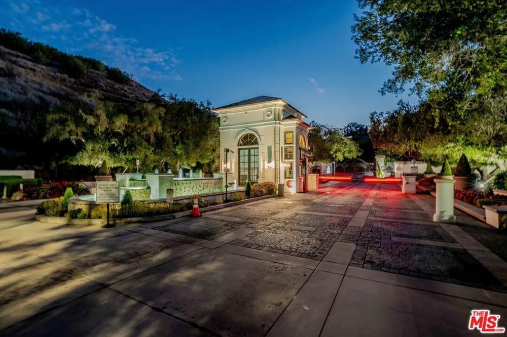 4131 Prado De Los Caballos Calabasas, CA 91302