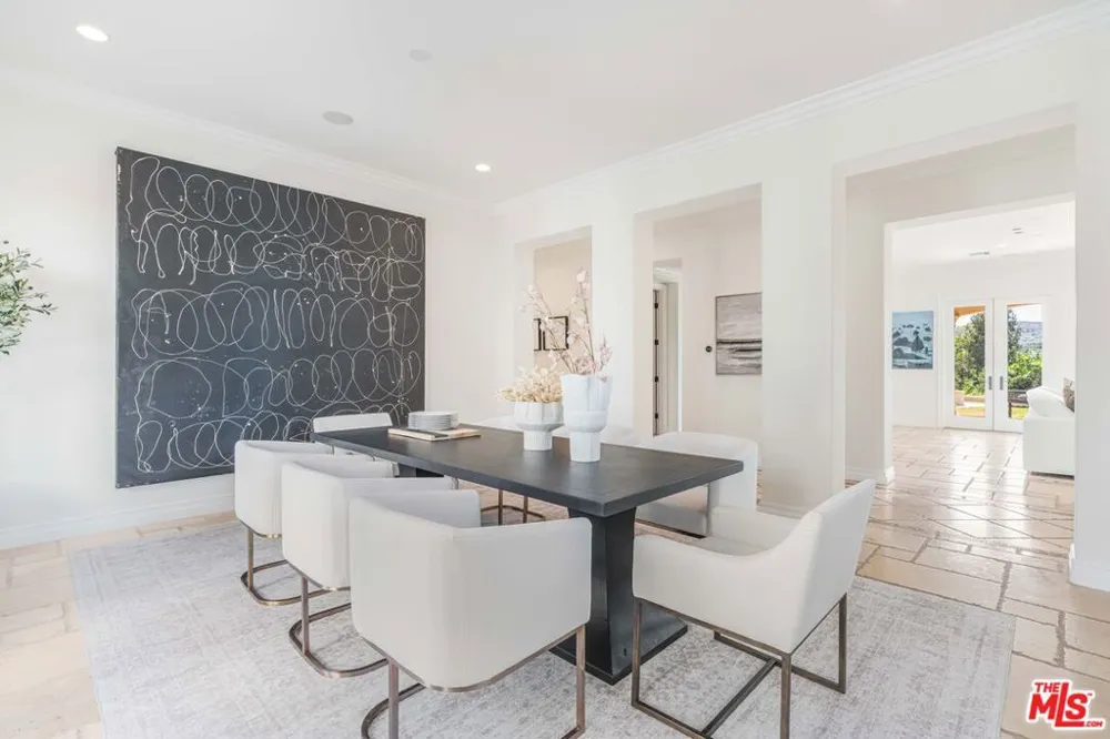 4131 Prado De Los Caballos Calabasas, CA 91302
