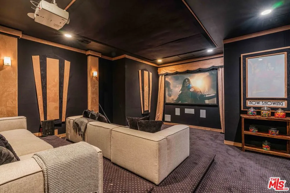 4131 Prado De Los Caballos Calabasas, CA 91302