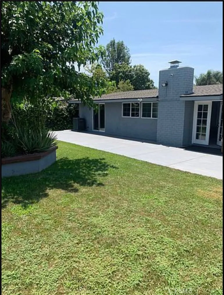 8214 Shirley Los Angeles, CA 91335