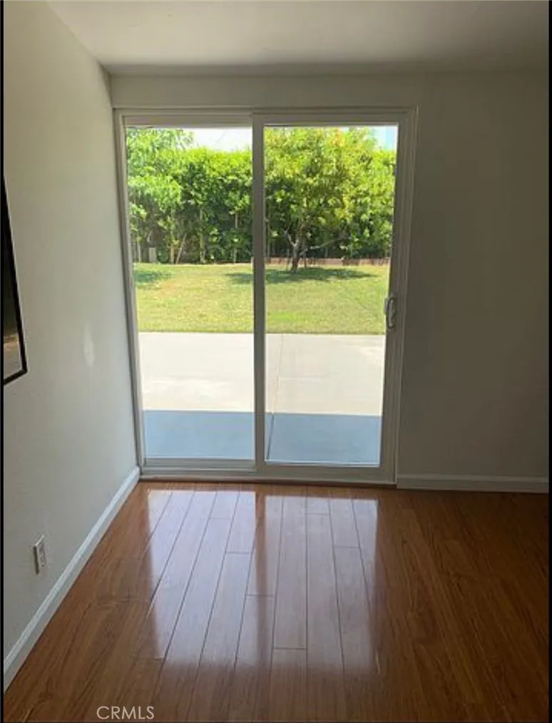8214 Shirley Los Angeles, CA 91335