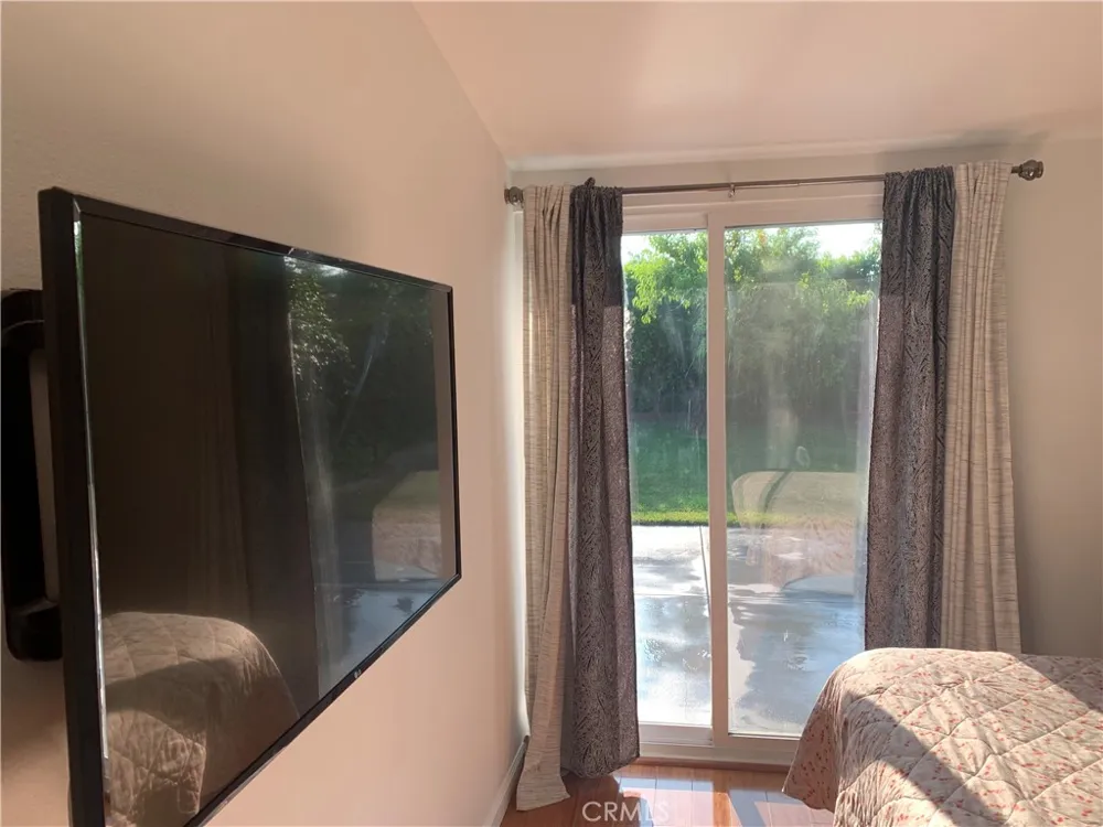 8214 Shirley Los Angeles, CA 91335