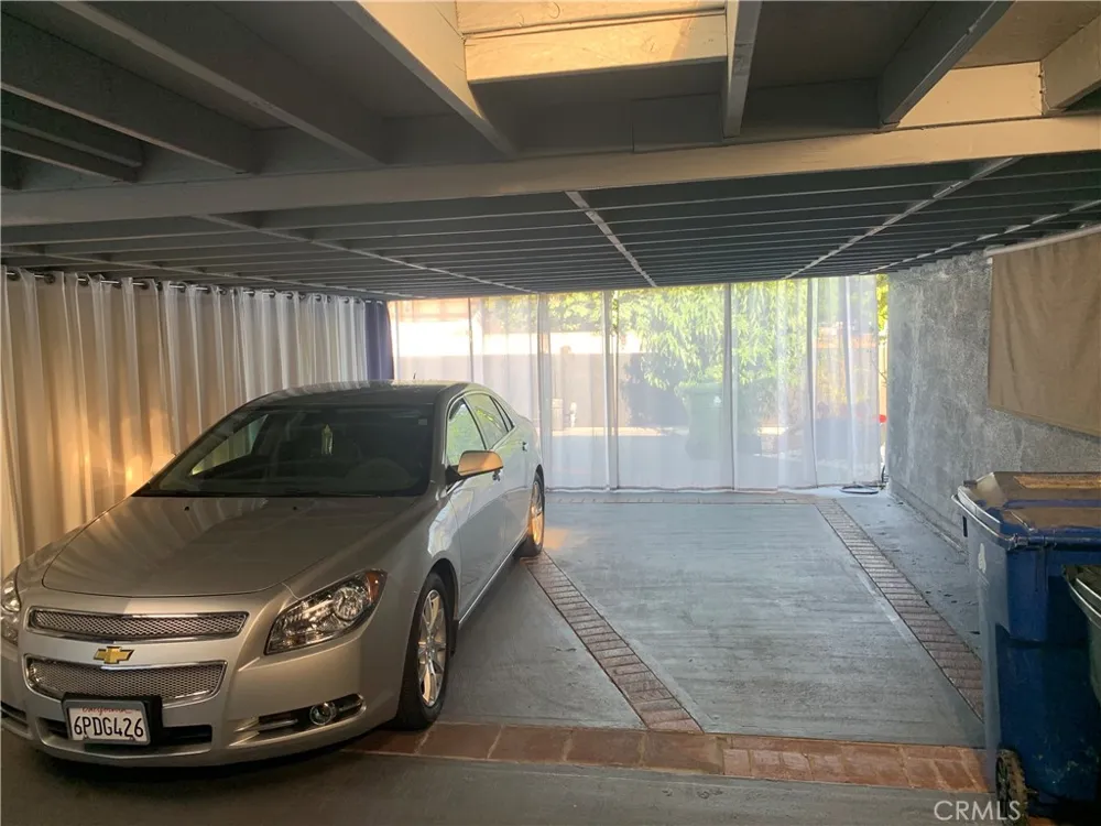 8214 Shirley Los Angeles, CA 91335