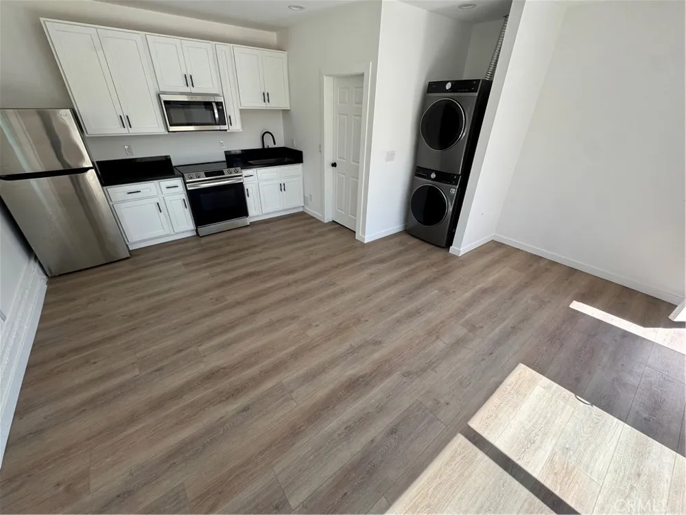 1415 Gary Place #B Anaheim, CA 92805