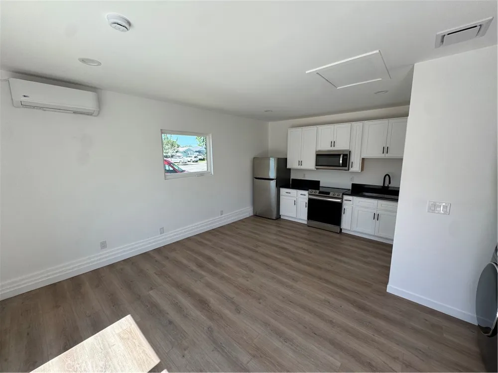 1415 Gary Place #B Anaheim, CA 92805