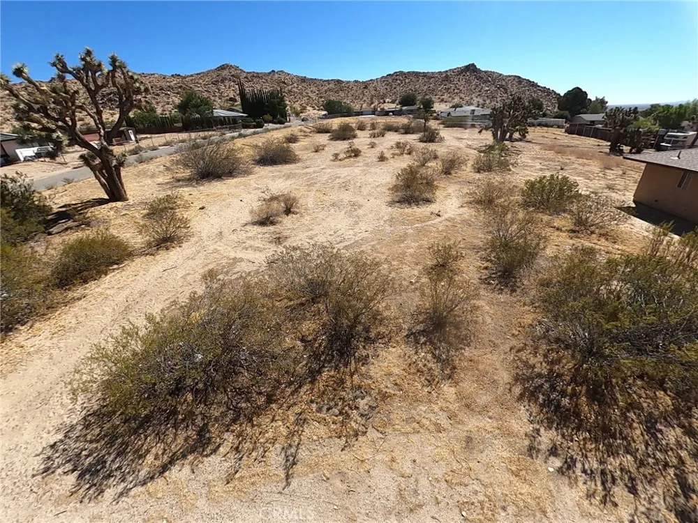 39552 163rd Street E Lake Los Angeles, CA 93591