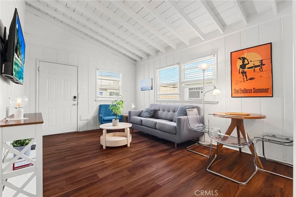 5916 E Ocean Long Beach, CA 90803