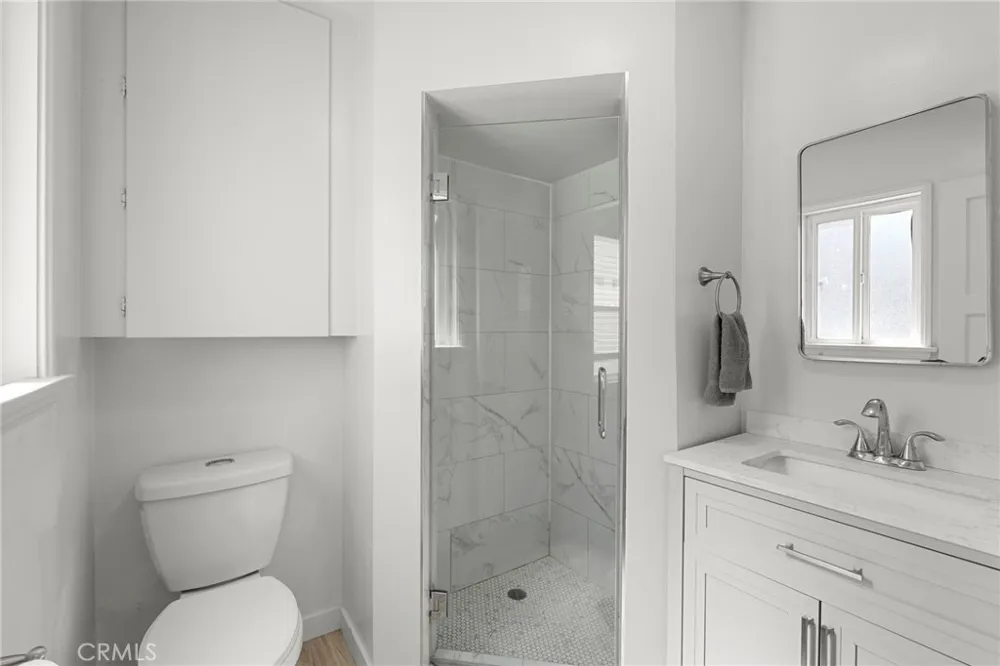 5916 E Ocean Long Beach, CA 90803