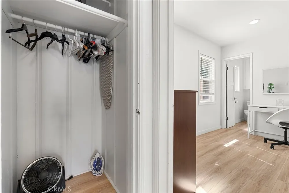 5916 E Ocean Long Beach, CA 90803
