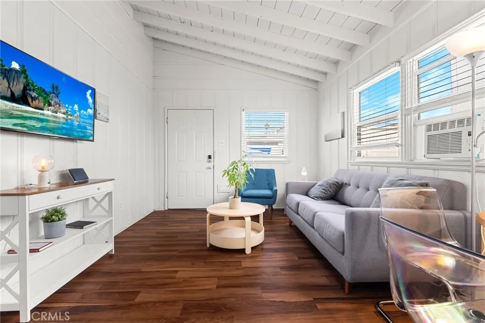 5916 E Ocean Long Beach, CA 90803