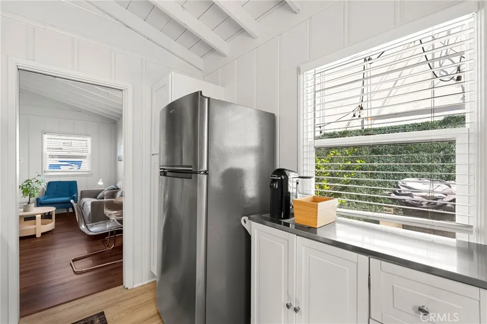 5916 E Ocean Long Beach, CA 90803