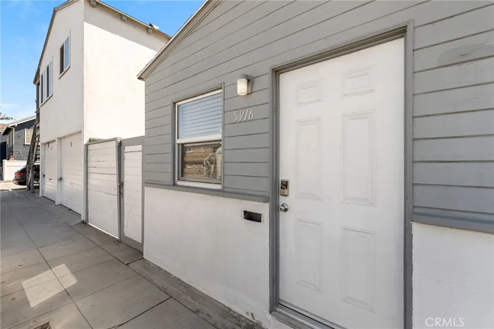 5916 E Ocean Long Beach, CA 90803