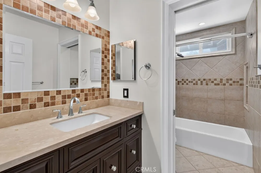 1 Bayporte Irvine, CA 92614