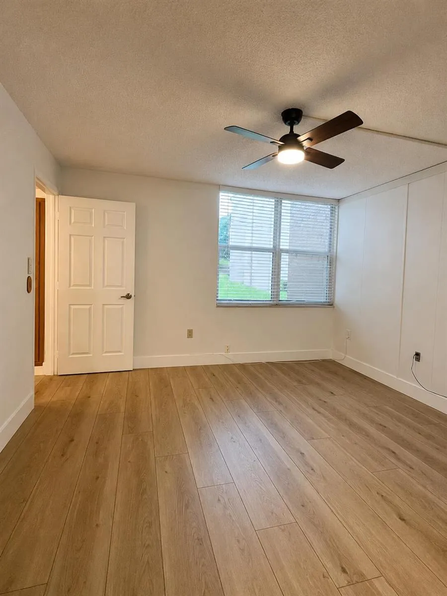 9480 Tangerine Place #102 Davie, FL 33324