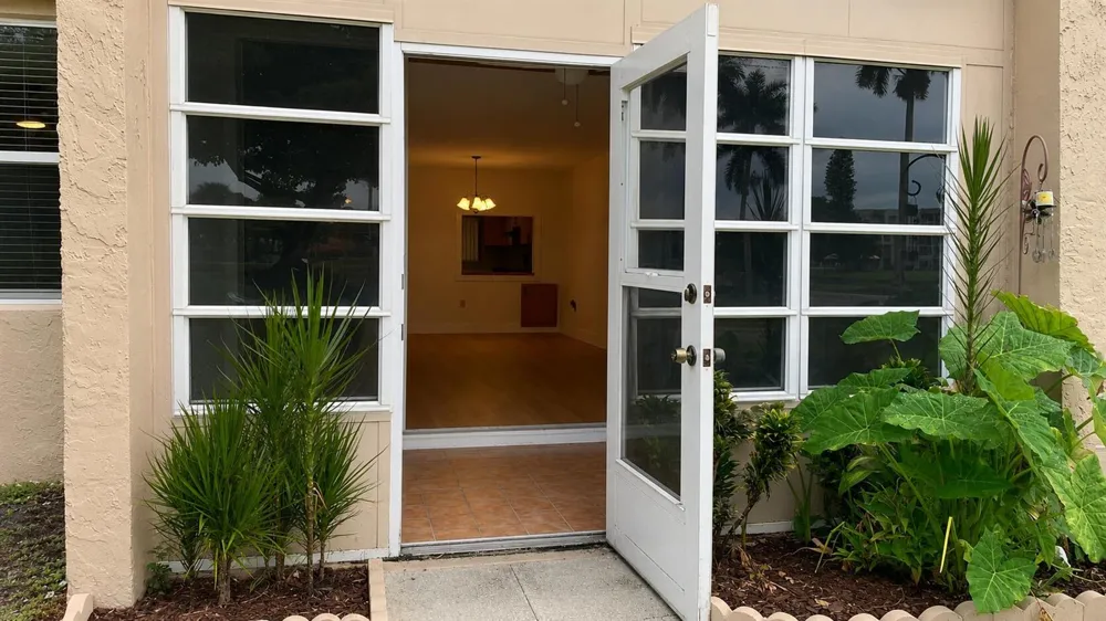 9480 Tangerine Place #102 Davie, FL 33324