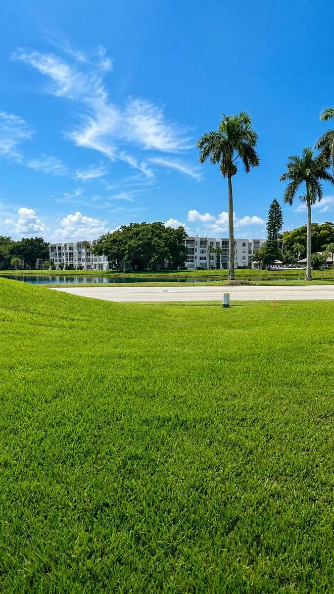 9480 Tangerine Place #102 Davie, FL 33324
