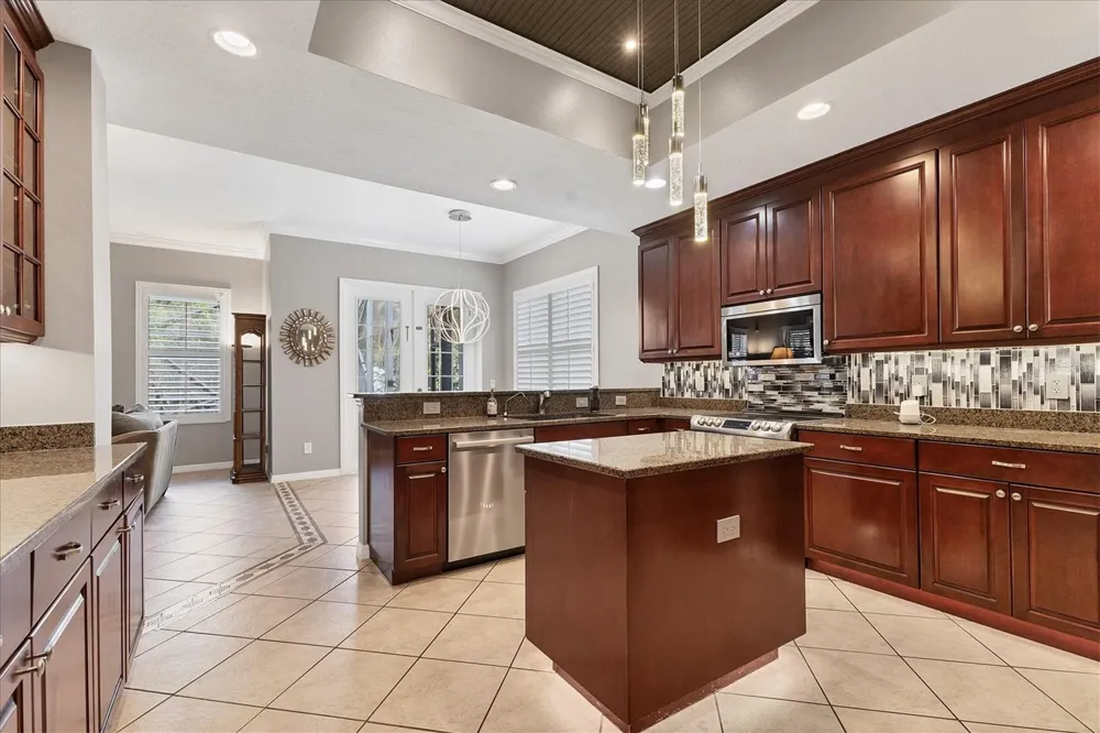 6539 37TH STREET E Sarasota, FL 34243