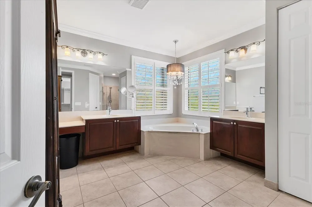 6539 37TH STREET E Sarasota, FL 34243