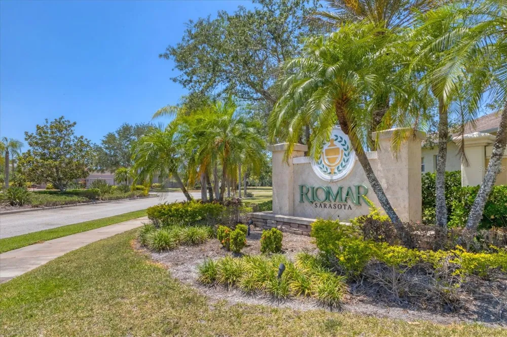6539 37TH STREET E Sarasota, FL 34243
