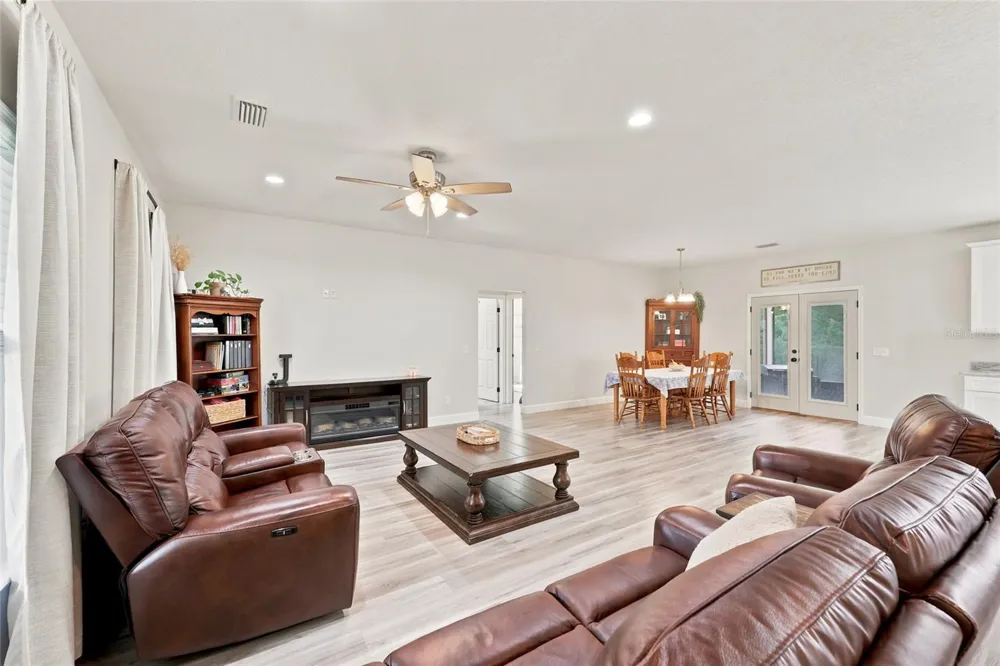 5766 SW COUNTY ROAD 18 Fort White, FL 32038