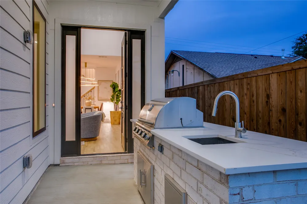 2313 S Vernon Avenue Dallas, TX 75224