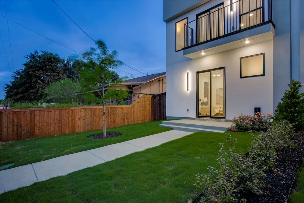2313 S Vernon Avenue Dallas, TX 75224