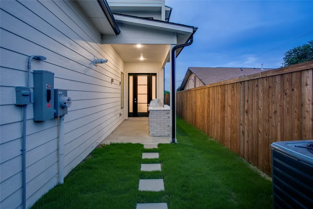 2313 S Vernon Avenue Dallas, TX 75224