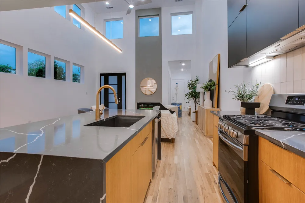 2313 S Vernon Avenue Dallas, TX 75224