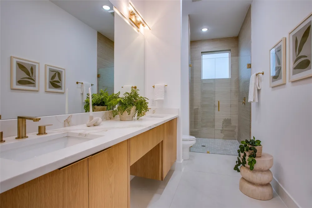 2313 S Vernon Avenue Dallas, TX 75224