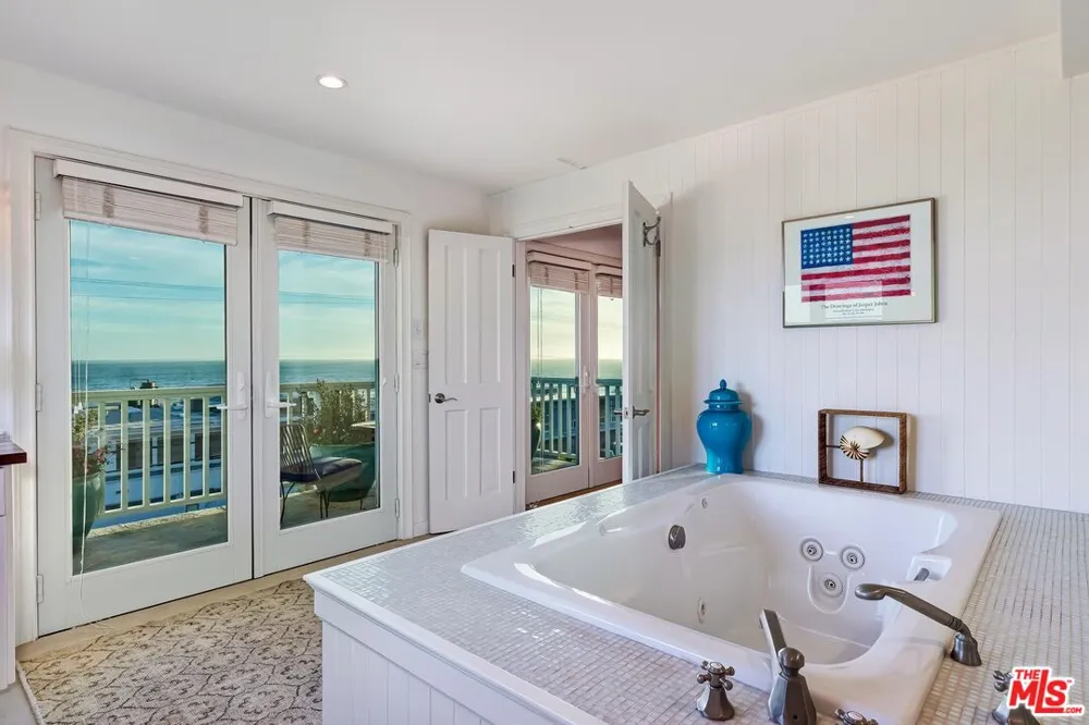 25129 MALIBU ROAD Malibu, CA 90265