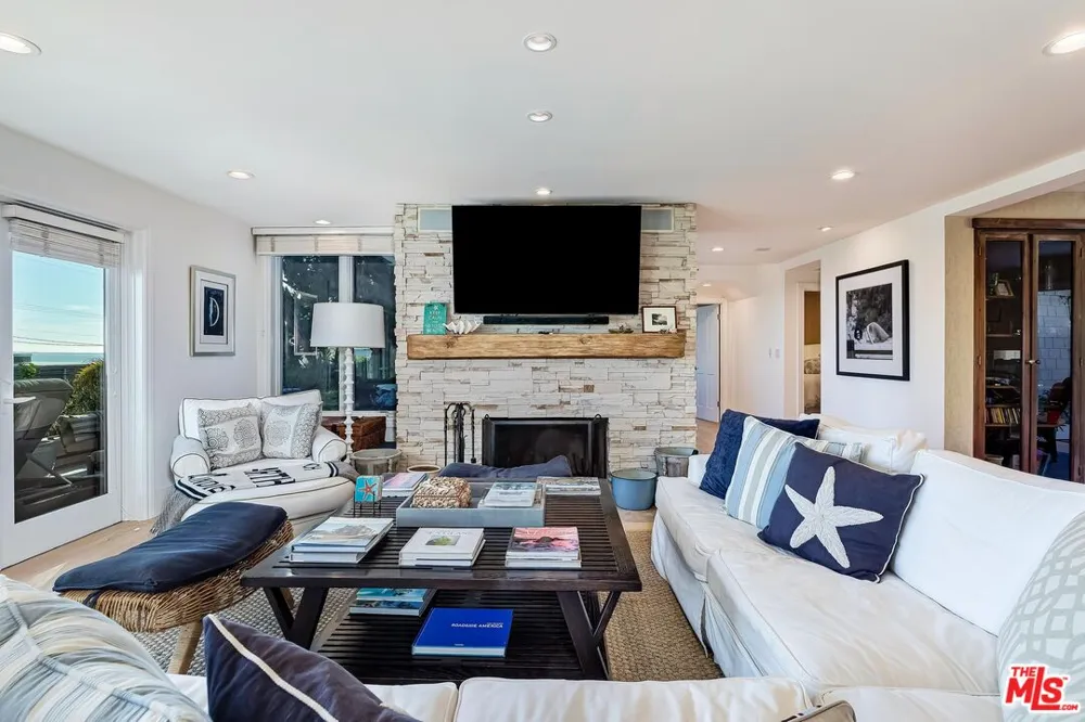 25129 MALIBU ROAD Malibu, CA 90265