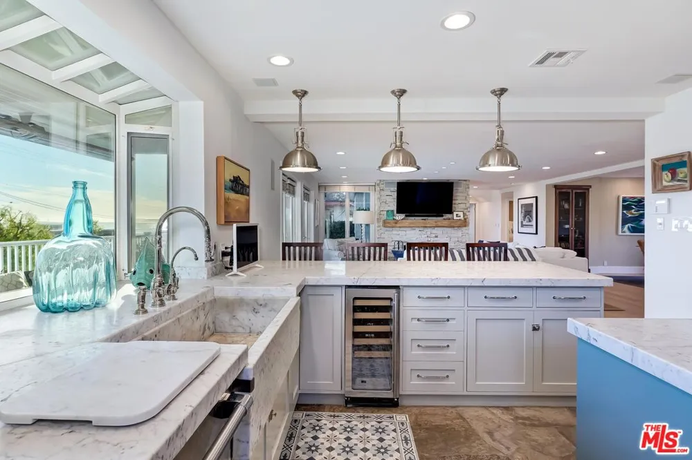 25129 MALIBU ROAD Malibu, CA 90265