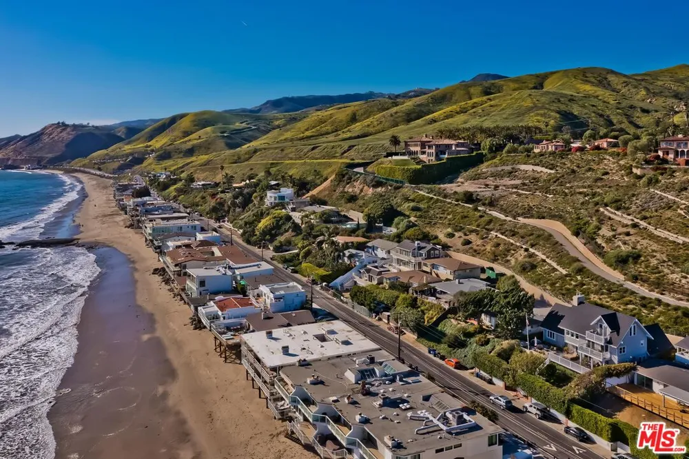 25129 MALIBU ROAD Malibu, CA 90265