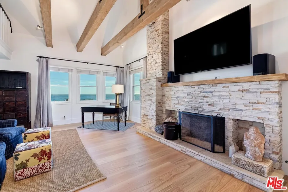 25129 MALIBU ROAD Malibu, CA 90265