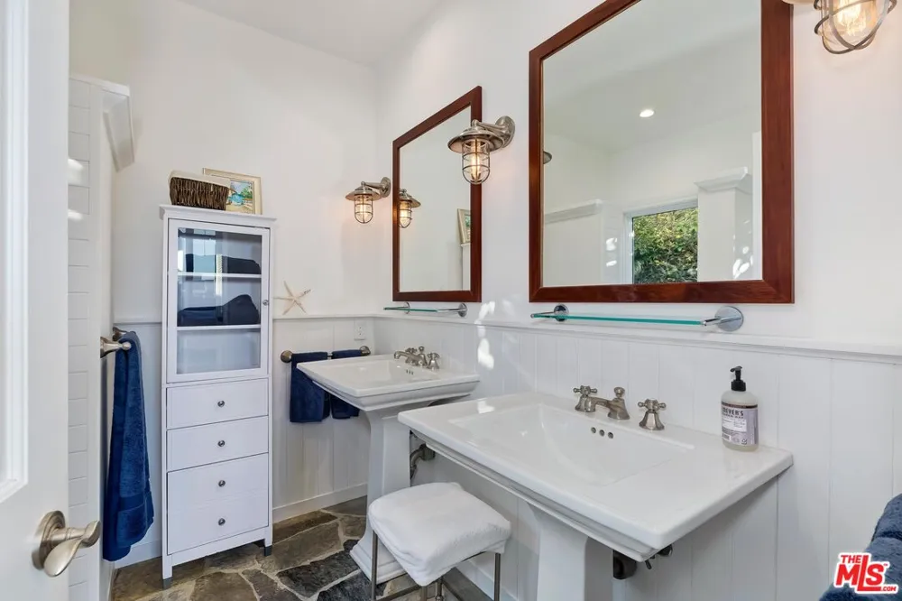 25129 MALIBU ROAD Malibu, CA 90265