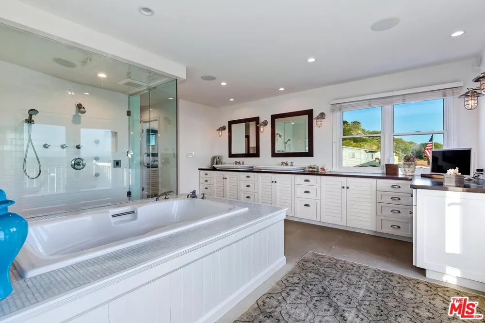 25129 MALIBU ROAD Malibu, CA 90265